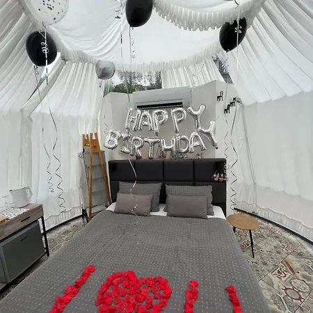 Igloo Glamping Dome *