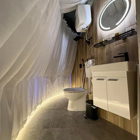 Igloo Glamping Dome *