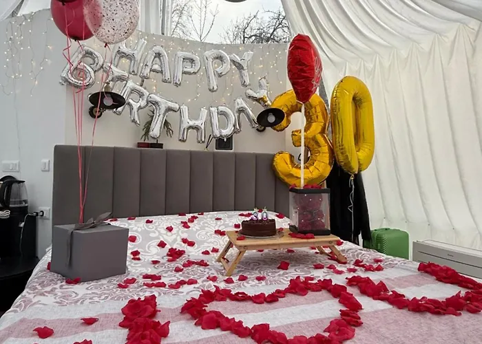 Igloo Glamping Dome *